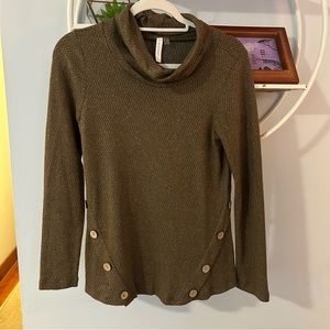 Mia & Tess Women's Small S Green Soft Button Shirt